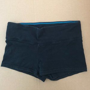 Aritzia TNA gym shorts